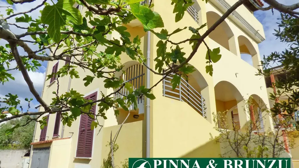 Välivaade - Villa with 8 Apartments in Siniscola