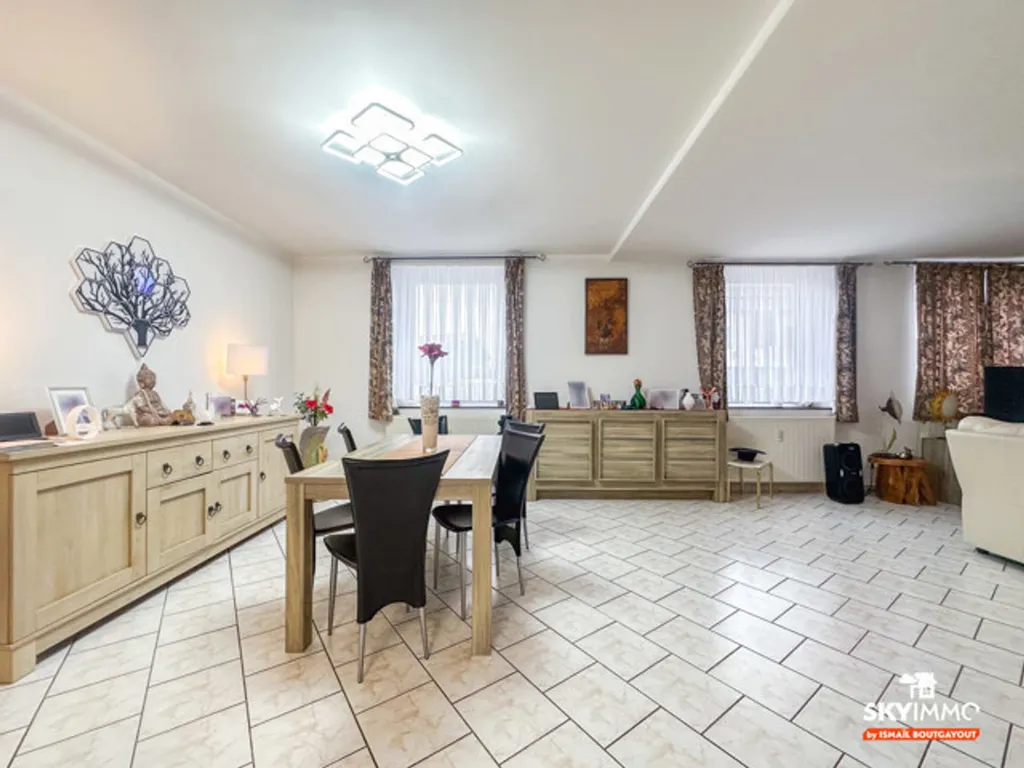 Söögituba - Spacious 3-Bedroom Apartment in Juprelle