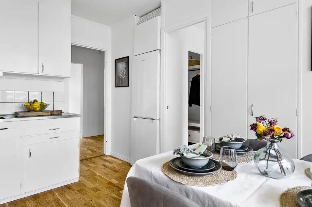 Salle à manger - Bright 3-Room Flat with Balcony in Barkarby