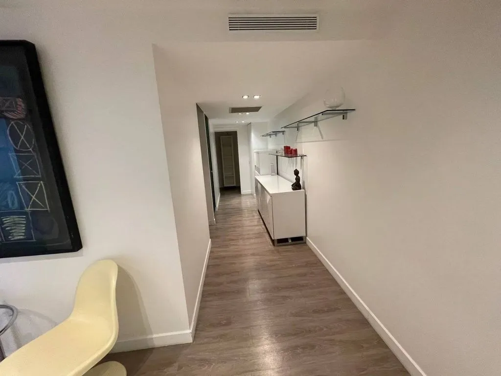Entrée - Bureaux de Luxe avec Vue Rue d'Antibes à Cannes