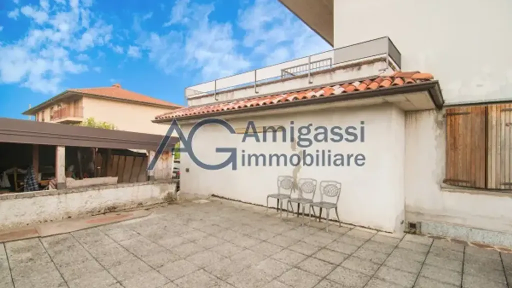 Terrazza - Villa bifamiliare con giardino privato a Zanica