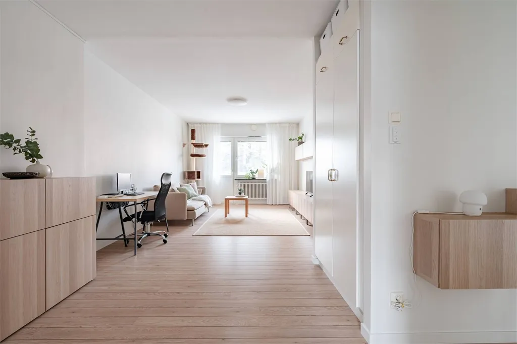 Esik - Apartment with West-Facing Balcony in Sandviken