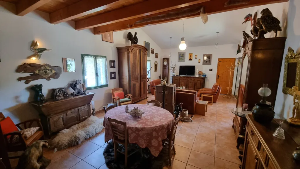 Dining Room - Chalet with Garden in Chasserades