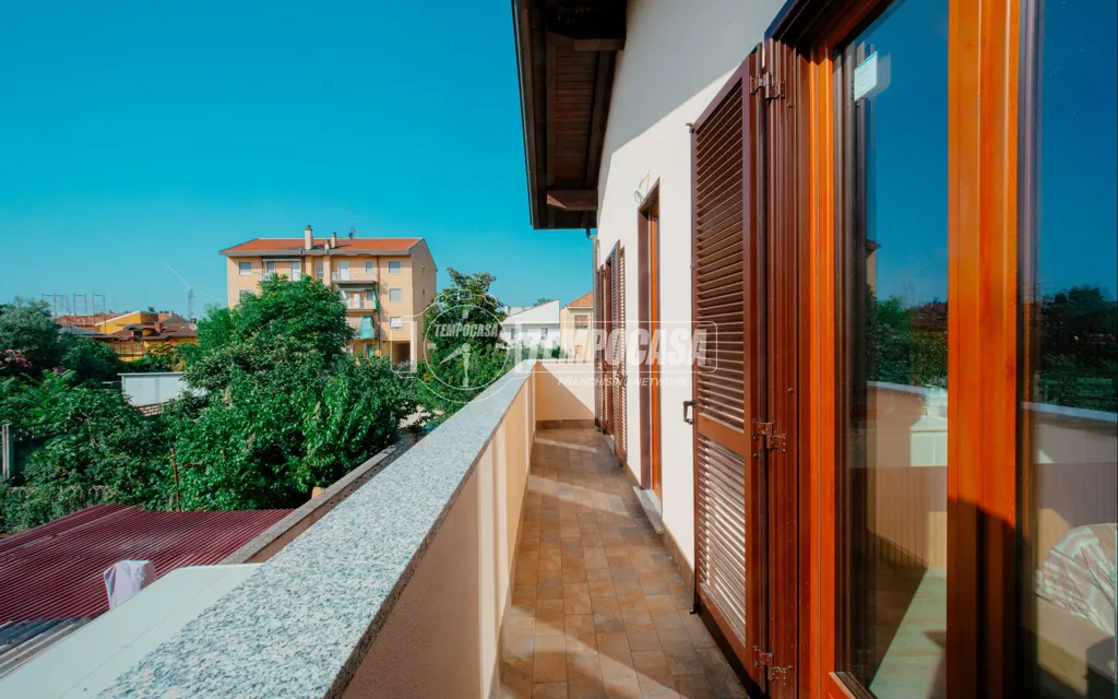 Balcone - Renovated Villa with Garden in Vigevano