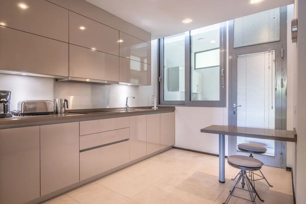 Cuisine - Luxury Townhouse with Pool in Sierra Blanca