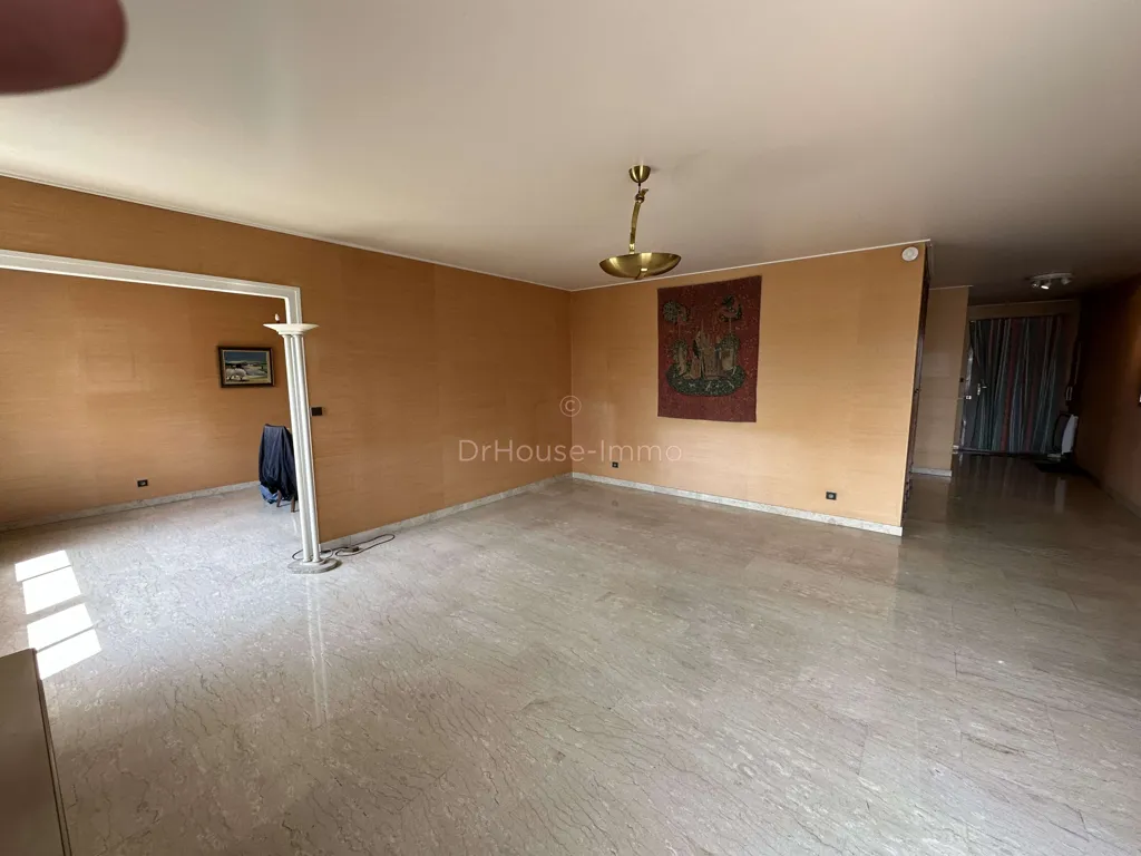 Living Room - Apartment with Balcony and Terrace in Central Location