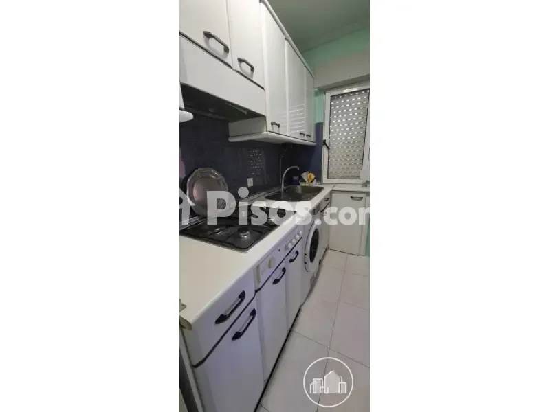 Cuisine - First Floor Flat with Parking in Quiet Area