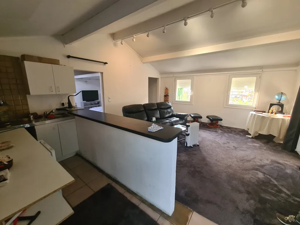Cuisine - Ensemble Maison + Restaurant avec Terrasse à Clermont-l'Hérault