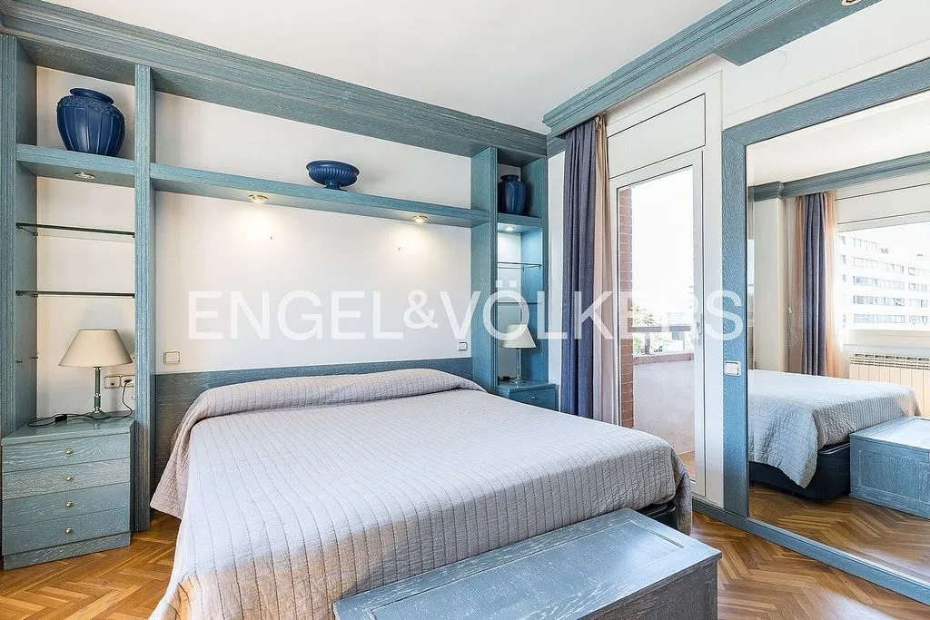 Apartment with Pool in La Maternitat i Sant Ramon