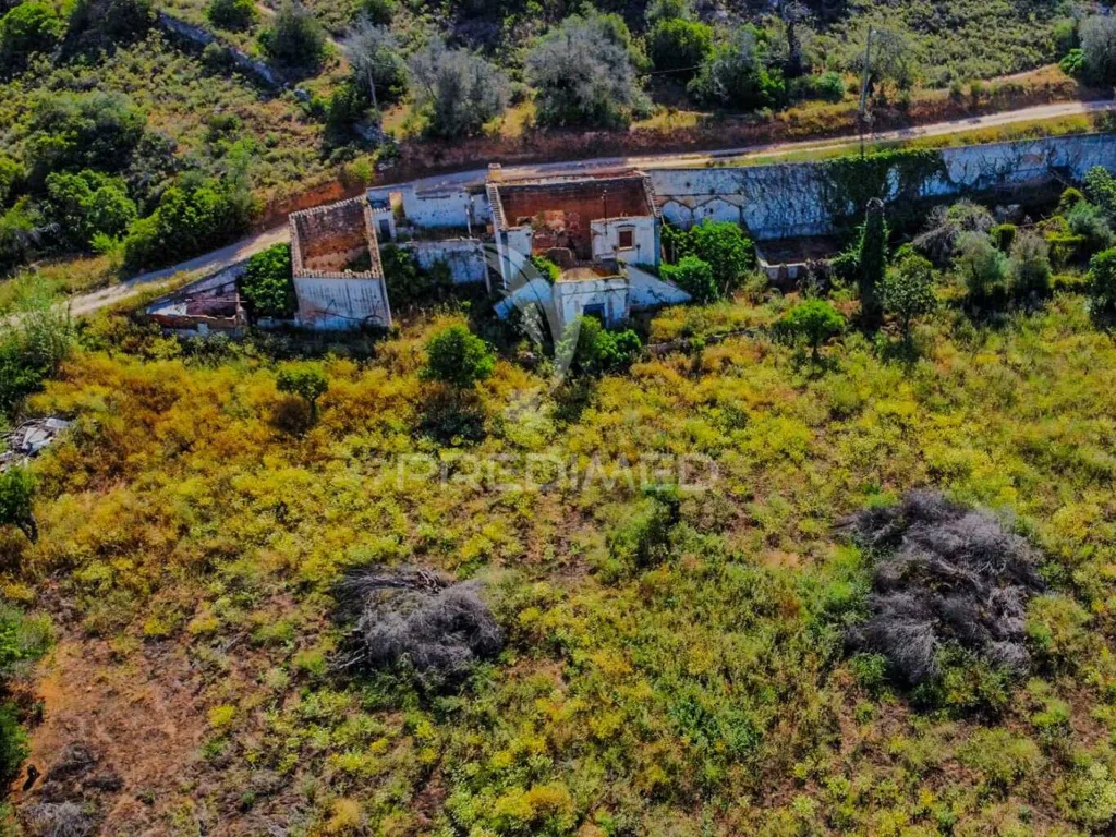 Õhuvaade - Ruined Property with Large Plot in Alcantarilha
