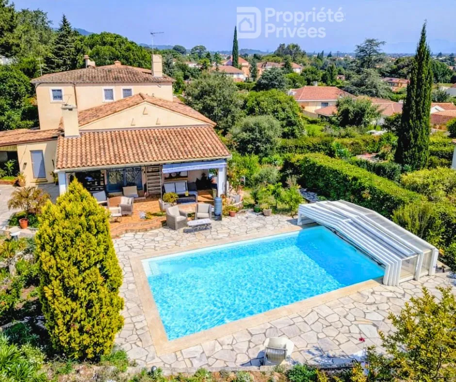 Õhuvaade - Traditional Villa with Pool in Quiet Setting