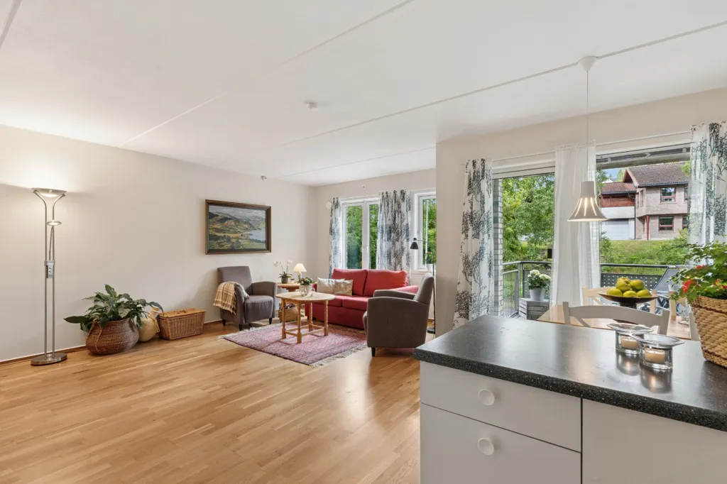 Elutuba - 3-Bedroom Apartment with Balcony in Hagan