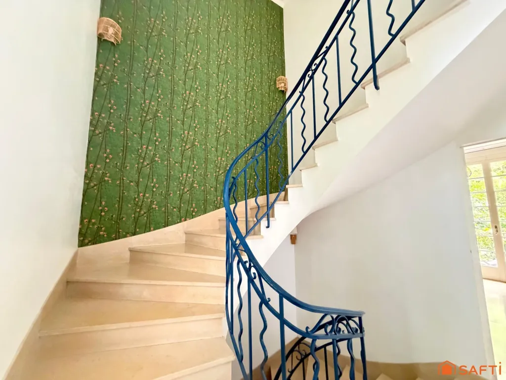 Pièces - Maison de Maître avec Jardin et Bassin à Avignon