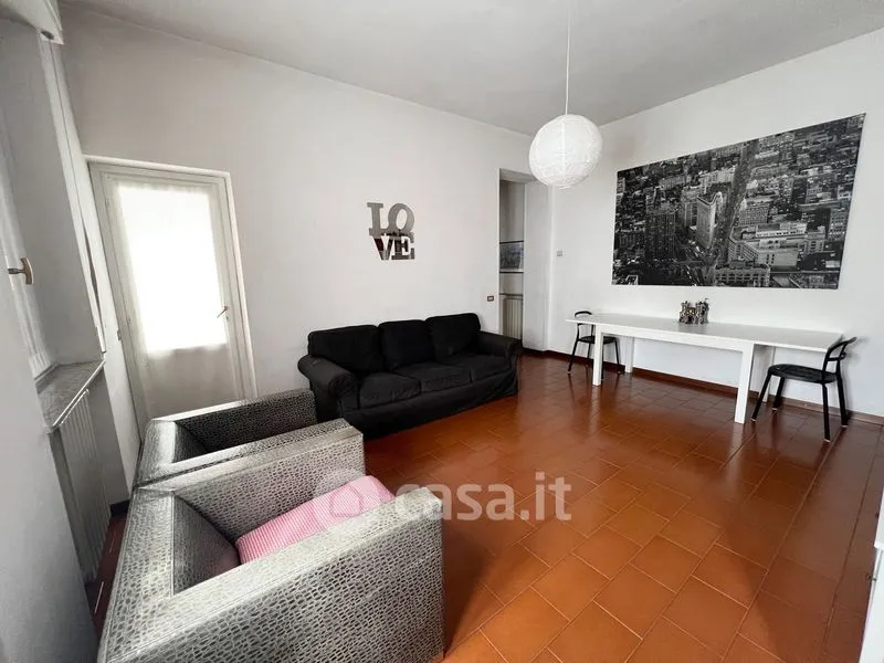 Elutuba - Two-Bedroom Apartment with Balcony in Seregno