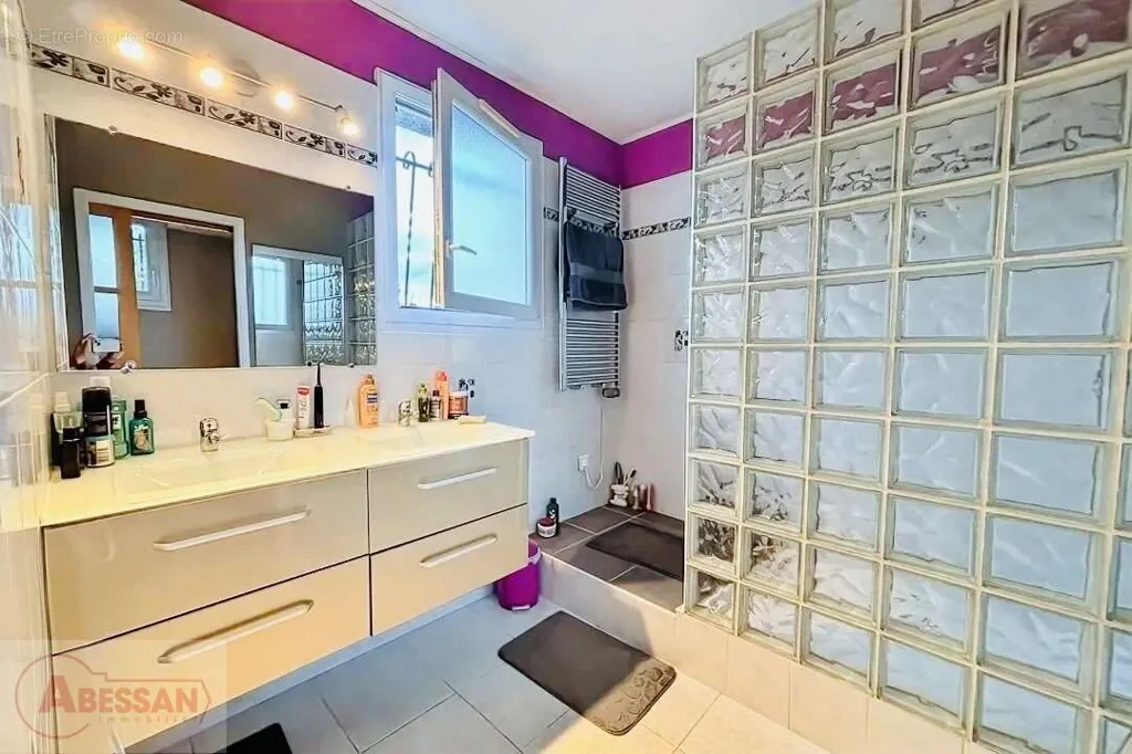Vannitoad - Renovated House with Pool in Rousson
