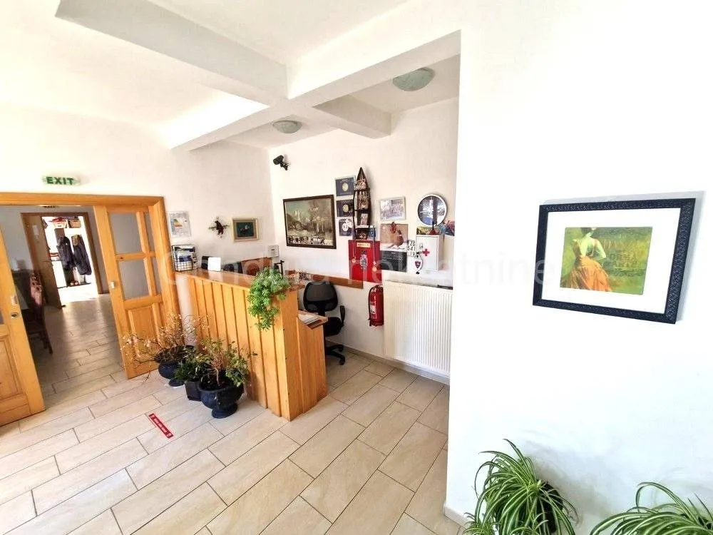 Entrée - Commercial-Residential Complex with Pool in Donji Babin Potok
