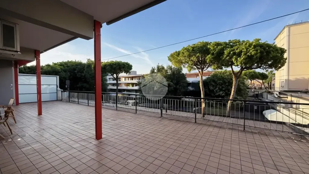 Terrass - Triplex with Large Terrace in Pinarella, Cervia