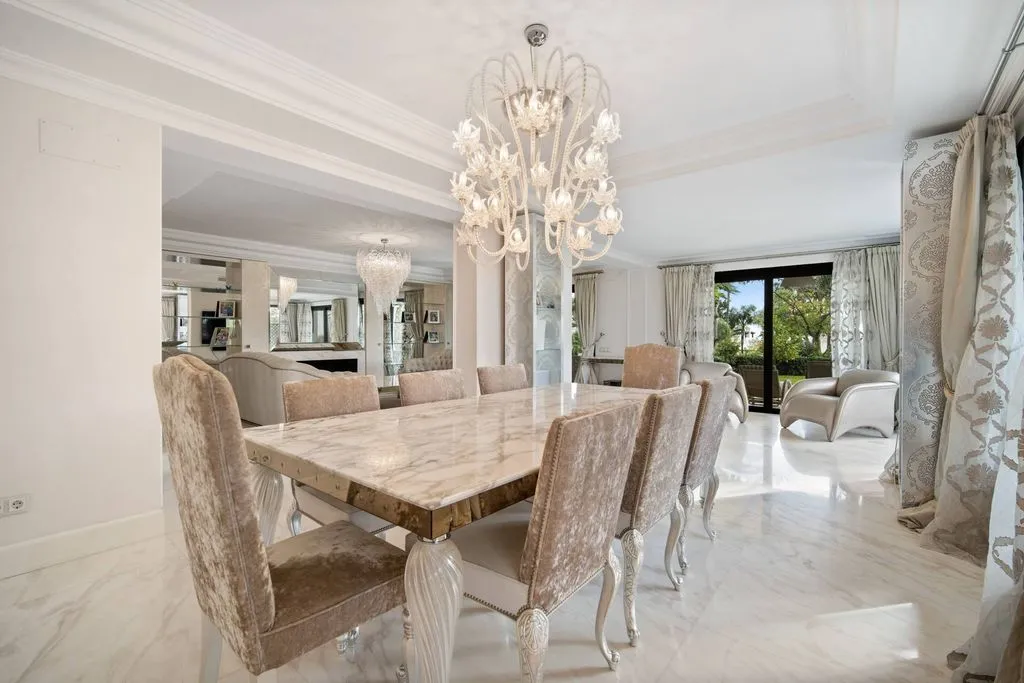 Salle à manger - Luxury Villa with Communal Pools in Marbella
