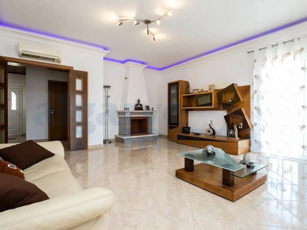 Elutuba - Detached Villa with Pool near Golf Courses, Junqueira
