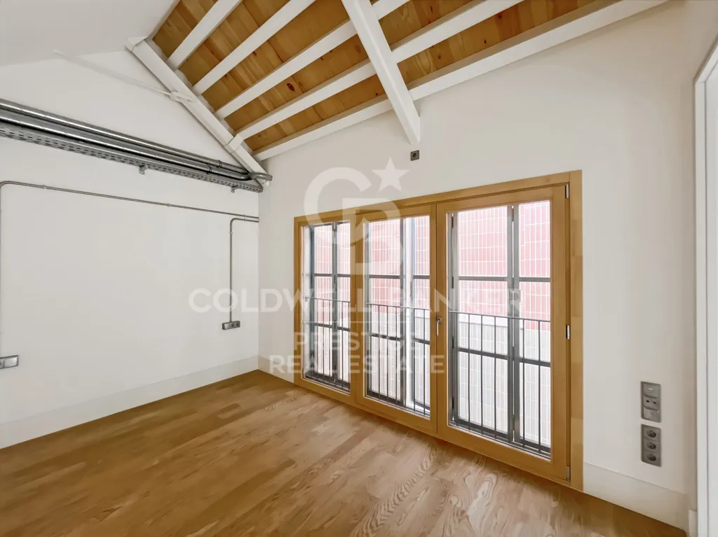 Toad - Loft Duplex with Terrace in Poblenou, Barcelona
