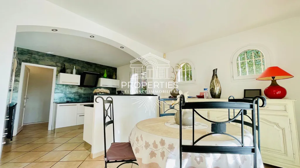 Cucina - House with Pool in Valcros, La Londe