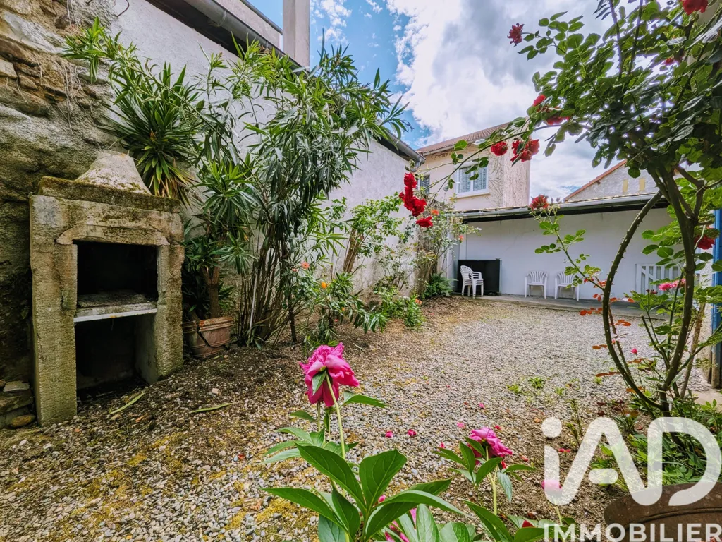 Jardin - Maison de Ville à Tournay avec 6 Chambres