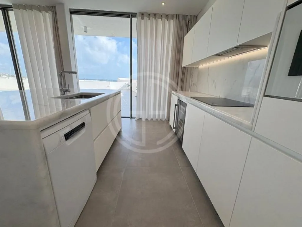 Cuisine - Seafront Villa with Pool in Albufeira