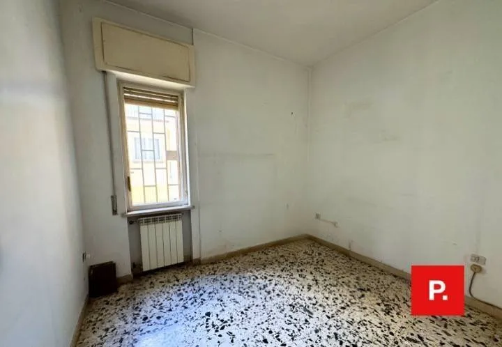 Pièces - Apartment for Renovation in Caserta Centre