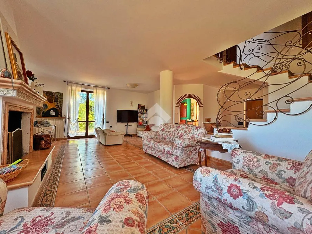 Séjour - Renovated Villa with Pool in Fabriano