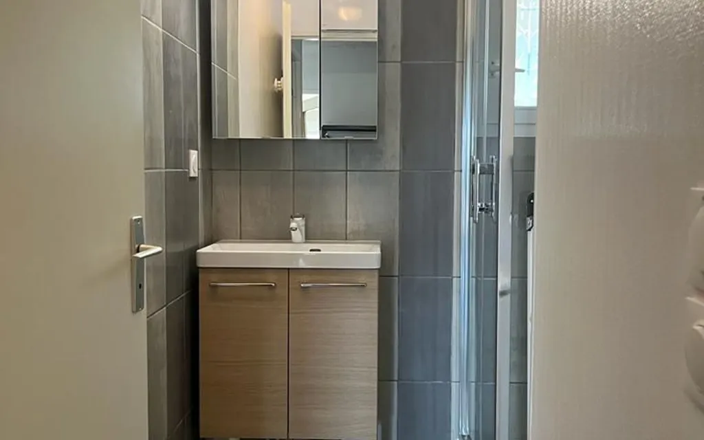 Salles de bain - Appartement Meublé avec Piscine à Arzon