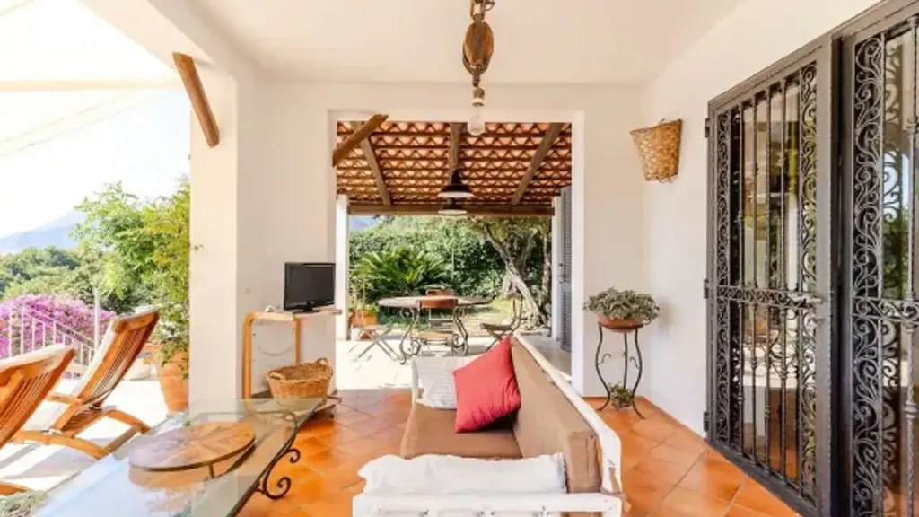 Terrace - Villa with Seafront Access in Maratea