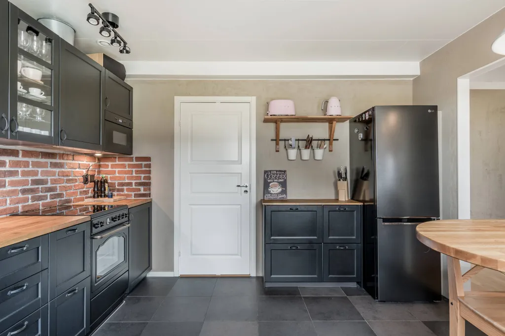 Köök - Family-friendly Duplex with Garden in Nyköping