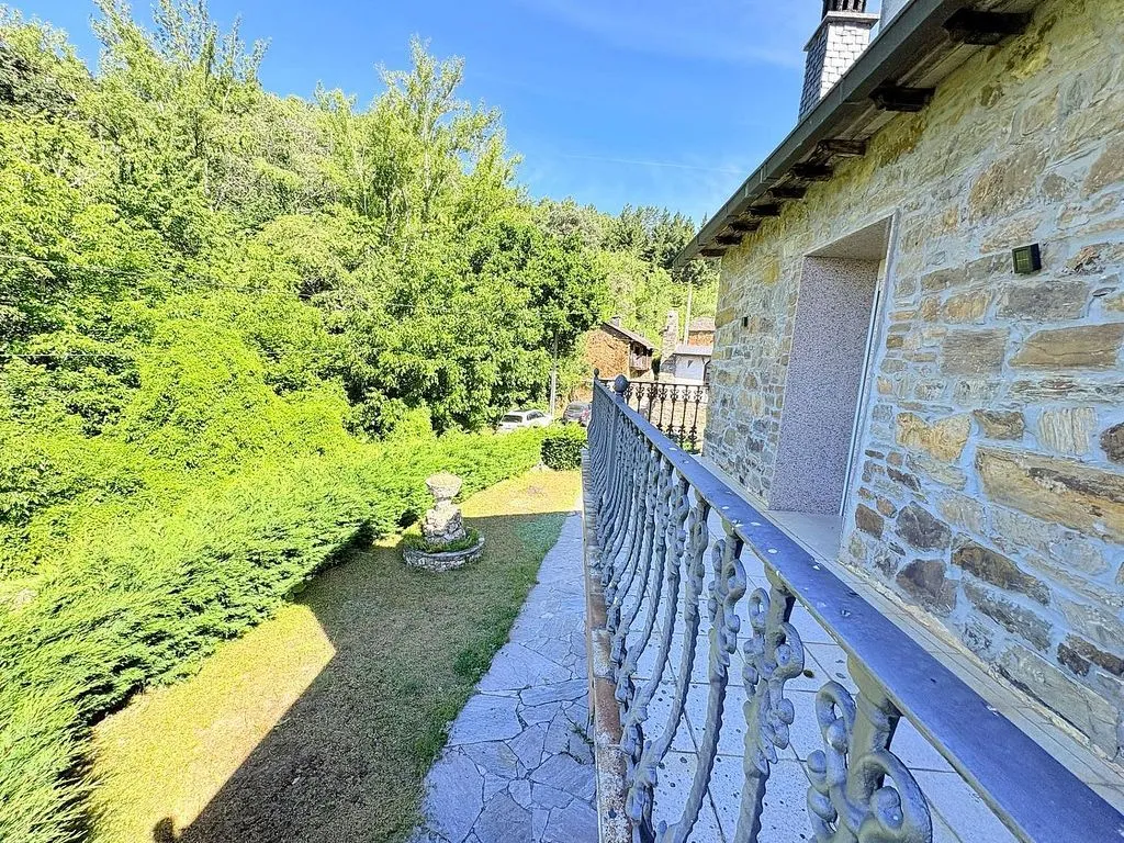 Rõdu - Chalet with Terrace in Arganza