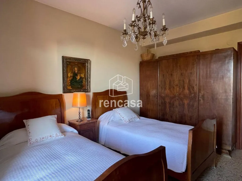 Magamistoad - Spacious Flat with Terrace in Lleida Centre