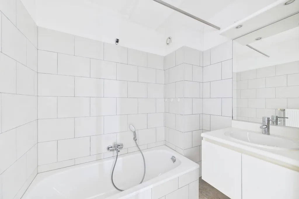 Vannitoad - Modern Apartment with Balcony in Rekkem
