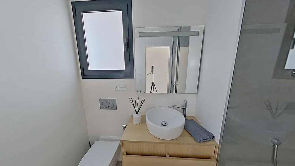 Salles de bain - Modern Apartment with Terrace in Golf Resort