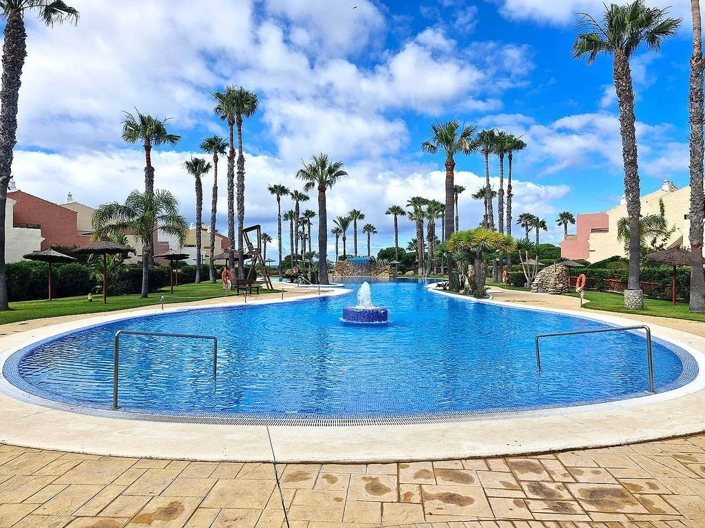 Bassein - Terraced Apartment with Pool in Central Location