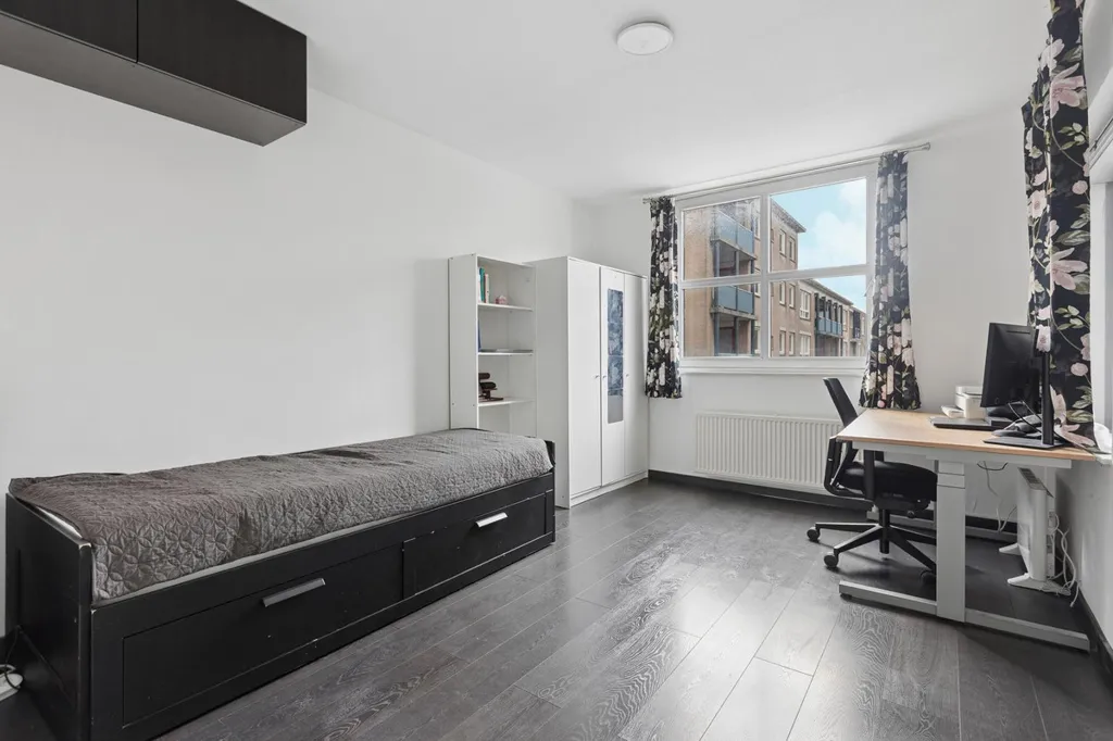 Chambres - 3-Bedroom Gallery Flat with Balcony in Almere Centre