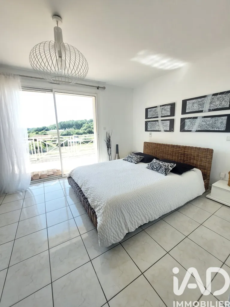 Chambres - Villa avec Piscine et Vue Panoramique sur les Pyrénées à Louit