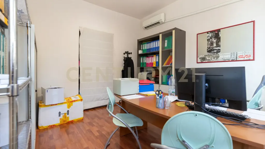 Bureau - Office with Terrace in Tremestieri Etneo