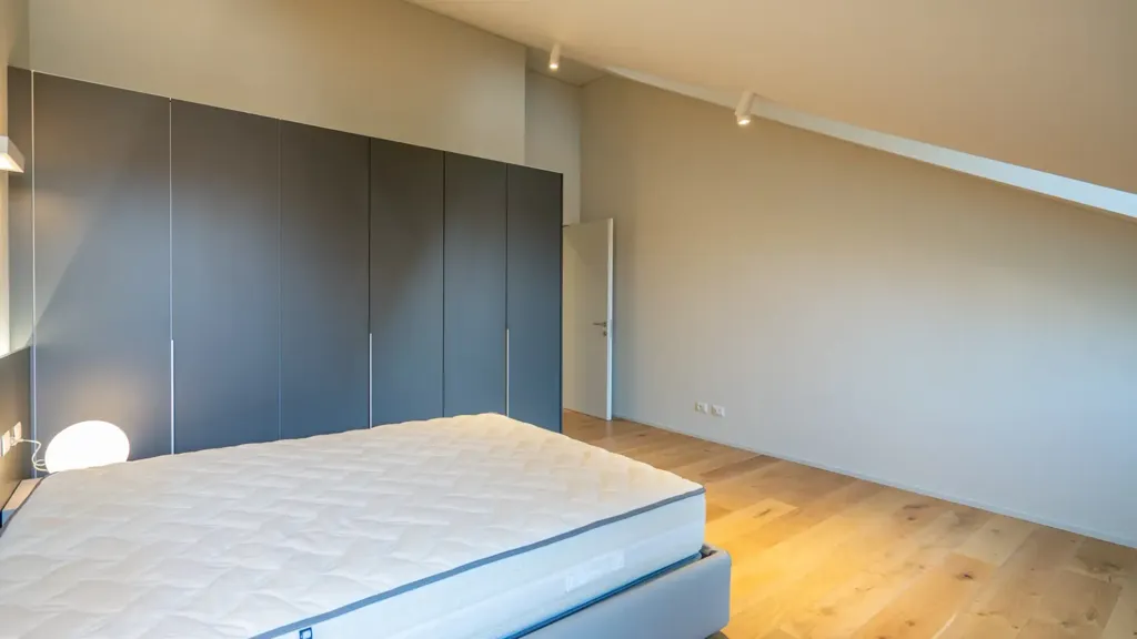 Chambres - Appartement 4 pièces à IT