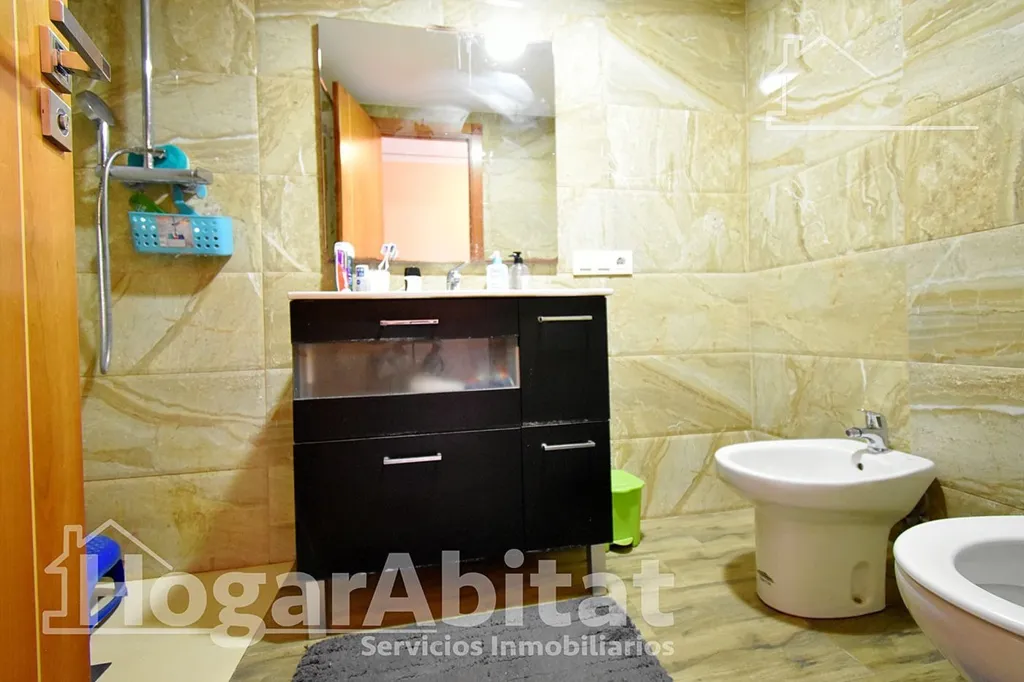 Vannitoad - Spacious Flat with Balcony in Oliva