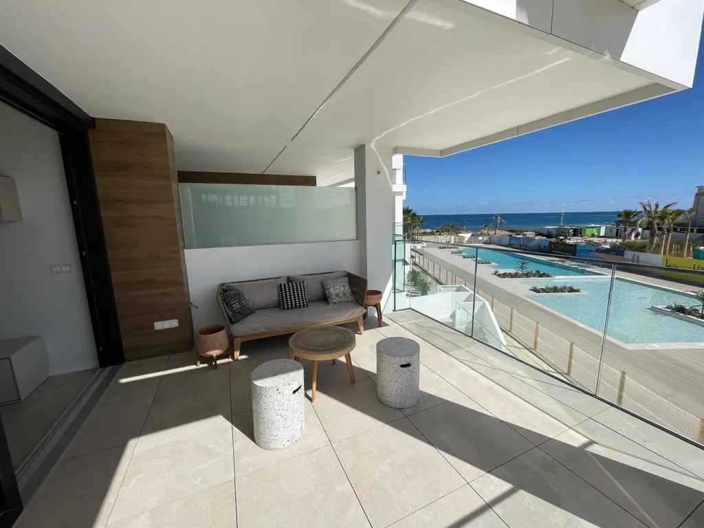 Rõdu - Beachfront Apartment with Sea Views in Dénia