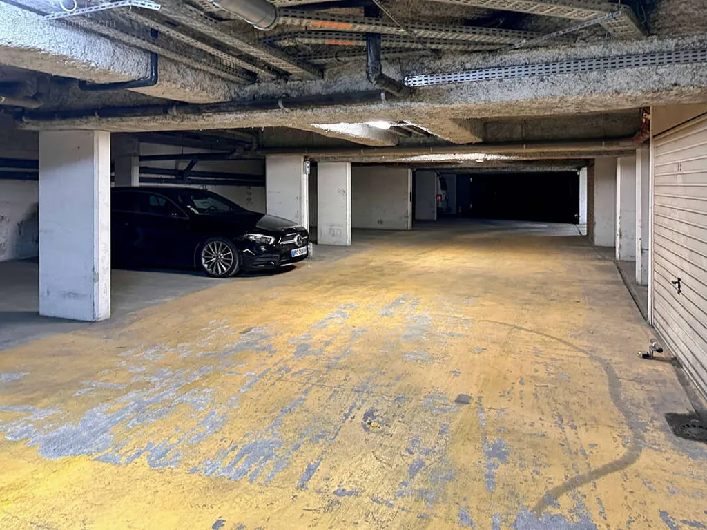 Garage - Studio with Parking in Bordeaux Centre