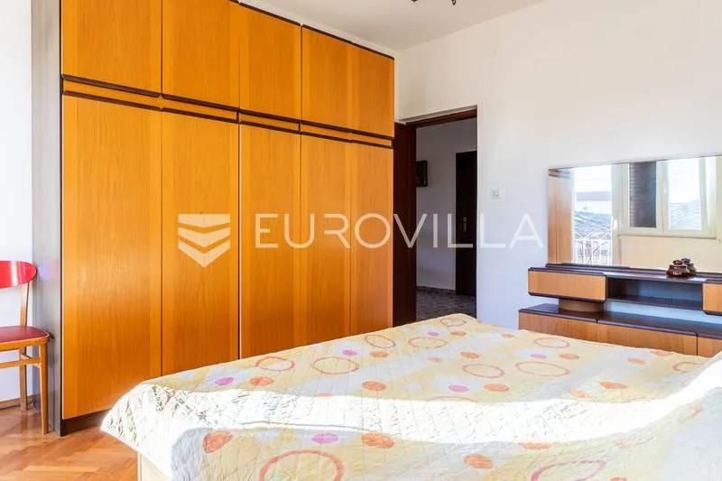 Magamistoad - Two-Bedroom Apartment with Terrace in Trogir