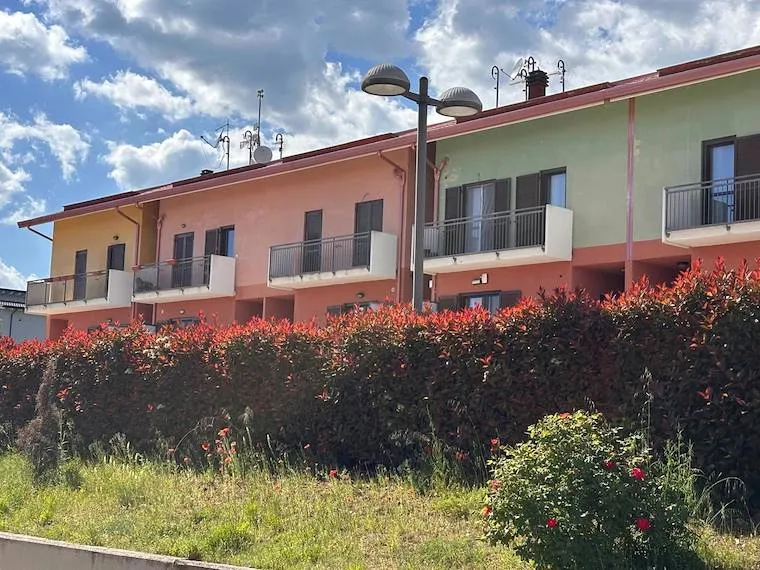 Välivaade - Twin-Storey Apartment with Balcony in Avezzano