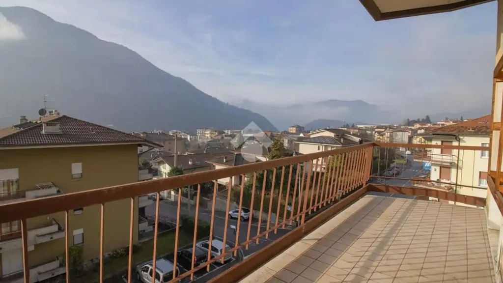 Rõdu - Quadrilocale with Balcony in Lumezzane