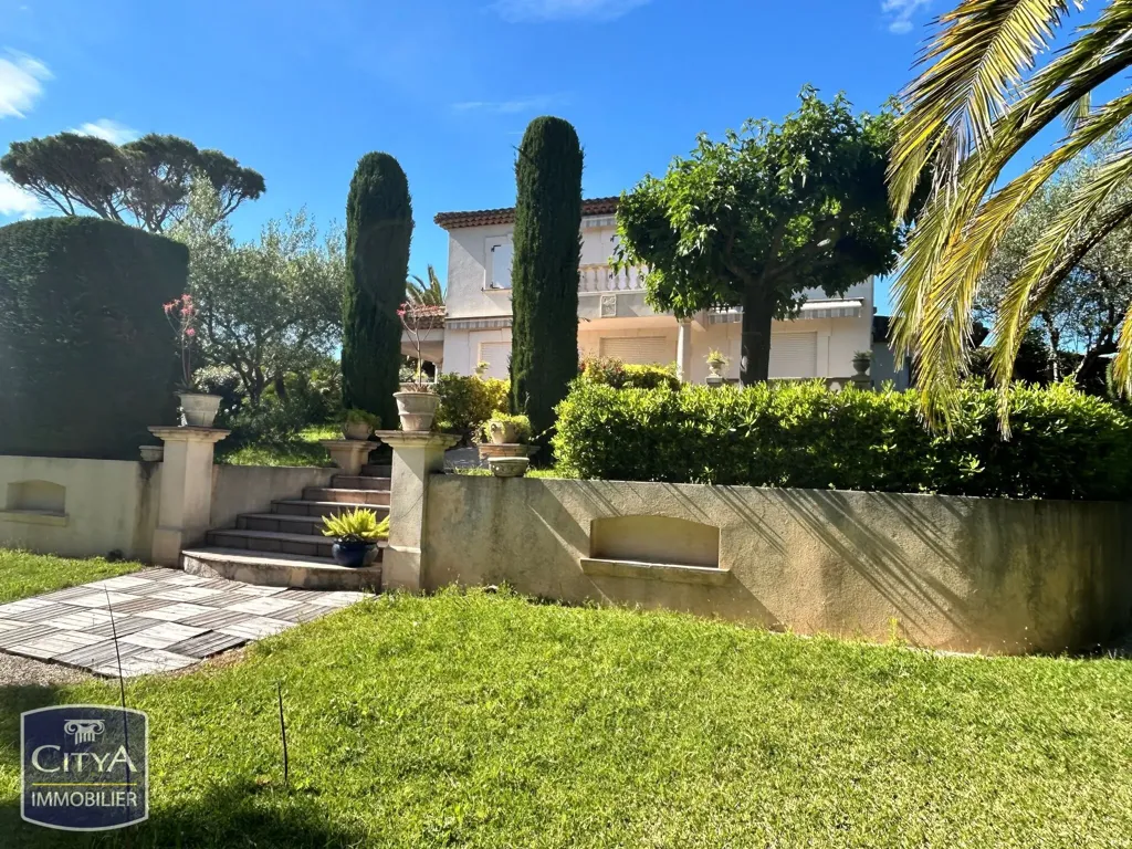 Aed - Villa with Pool in Saint-Raphaël