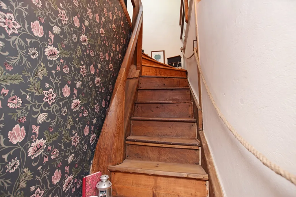 Pièces - Appartement Atypique dans Village de Toussieu