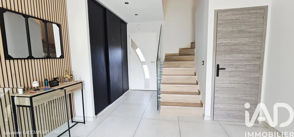 hallway_entrance
